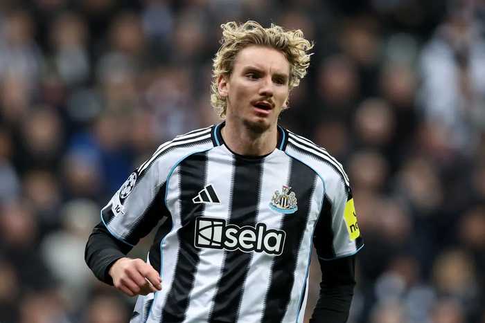 24岁水货or用错的巨人？7500万先生18场1球，“两米梅西”英超牺牲品