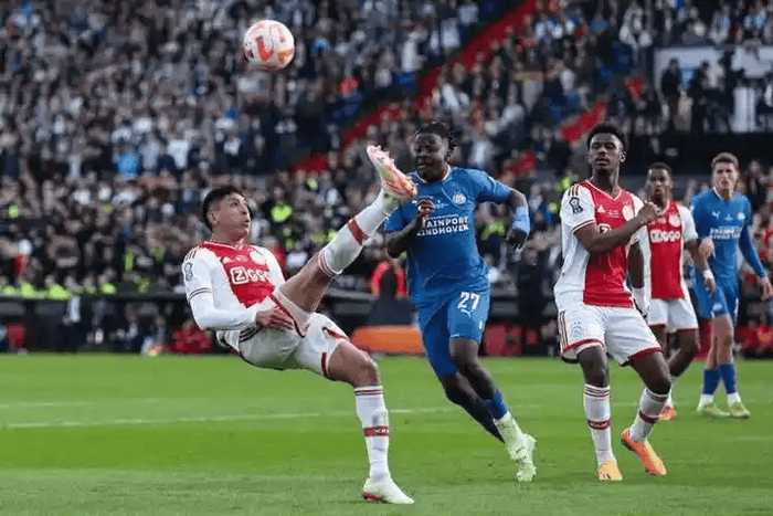 荷甲争冠焦点!埃因霍温主场迎战奈梅亨 领头羊能否顶住伤病稳坐榜首?_进攻_作战能力_核心